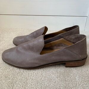 Women’s Lucky Brand Brown Taupe Leather Closed Toe slip On Flats Loafers - 8.5